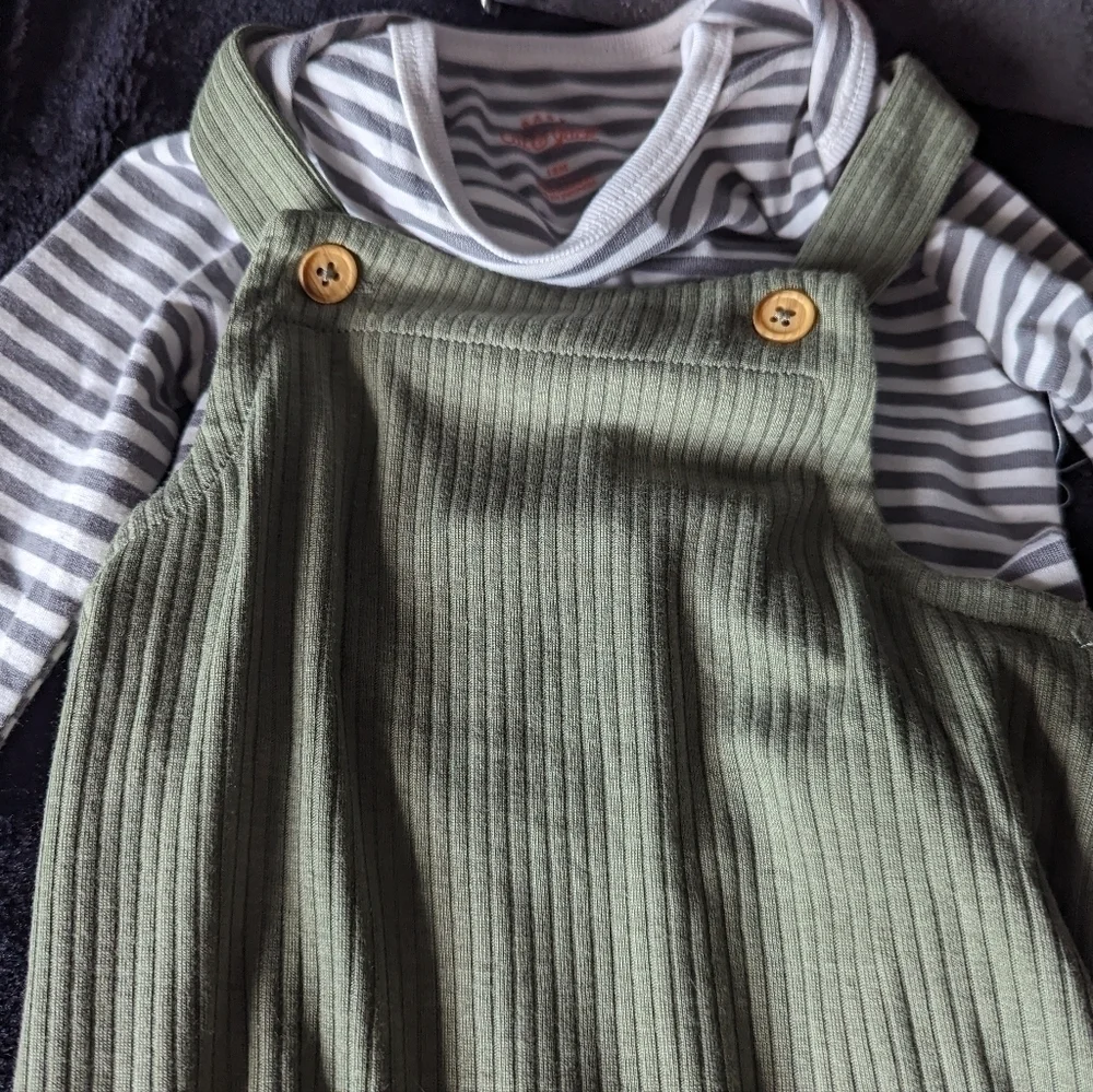 NWT Cat & Jack Cream/Olive Green Striped 2 Piece Set 18M